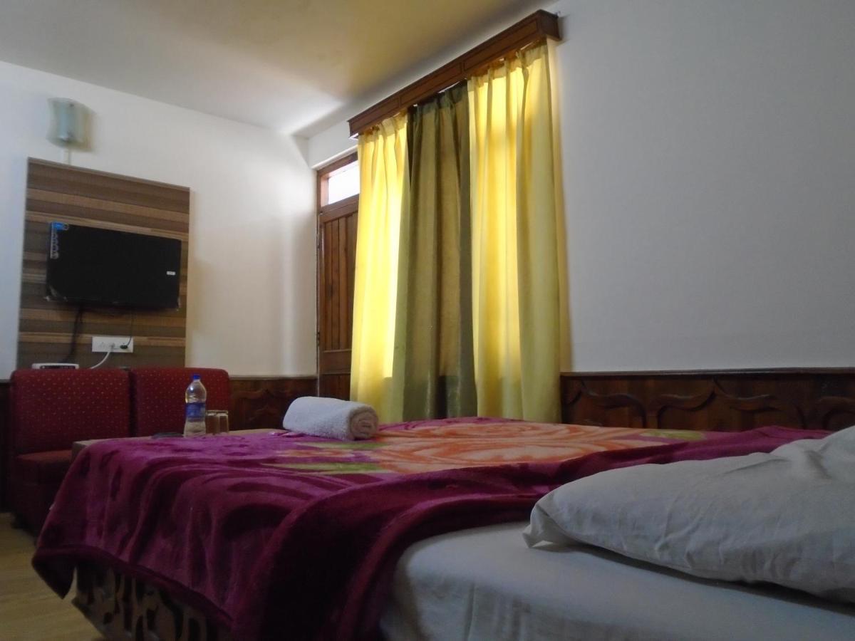 Hotel Magnolia Mallroad Manali Exterior foto